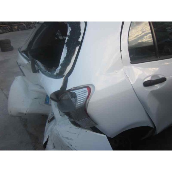 toyota yaris del año 2010