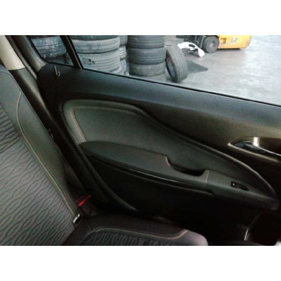 opel zafira tourer del año 2012