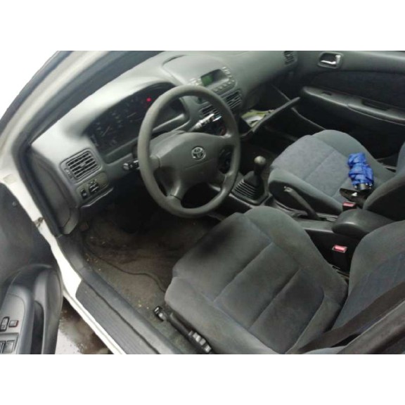 toyota corolla (e11) del año 2001