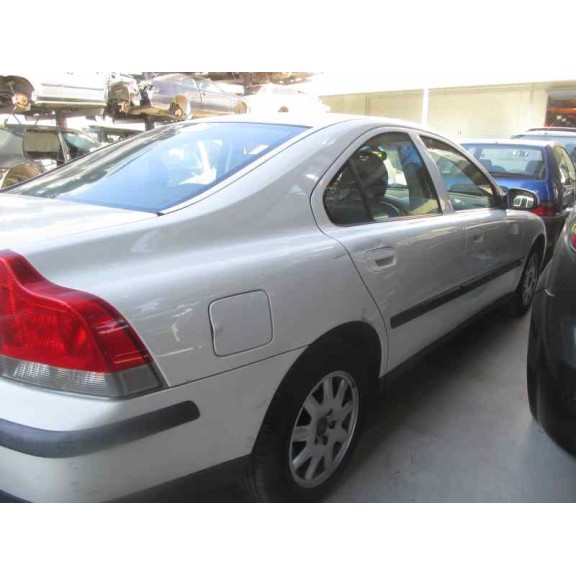 volvo s60 berlina del año 2001