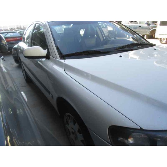 volvo s60 berlina del año 2001