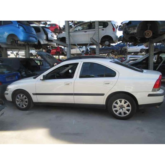 volvo s60 berlina del año 2001