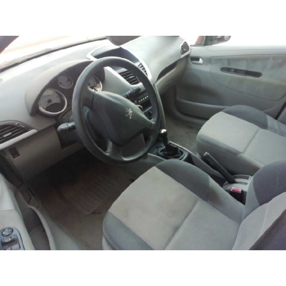 peugeot 207 del año 2006