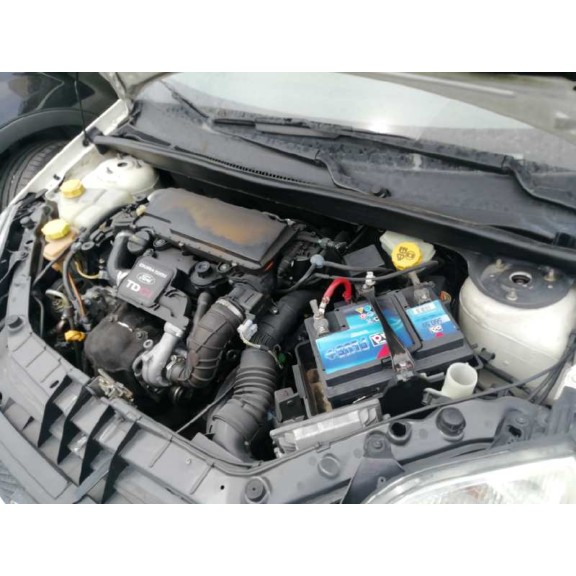 ford fiesta (cbk) del año 2004