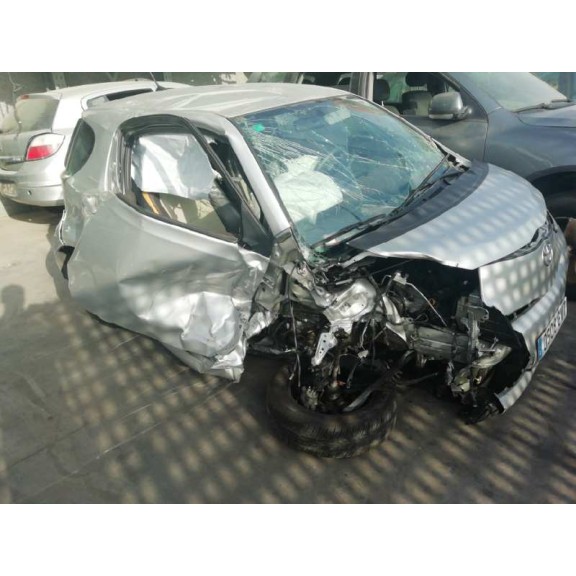 toyota iq del año 2010