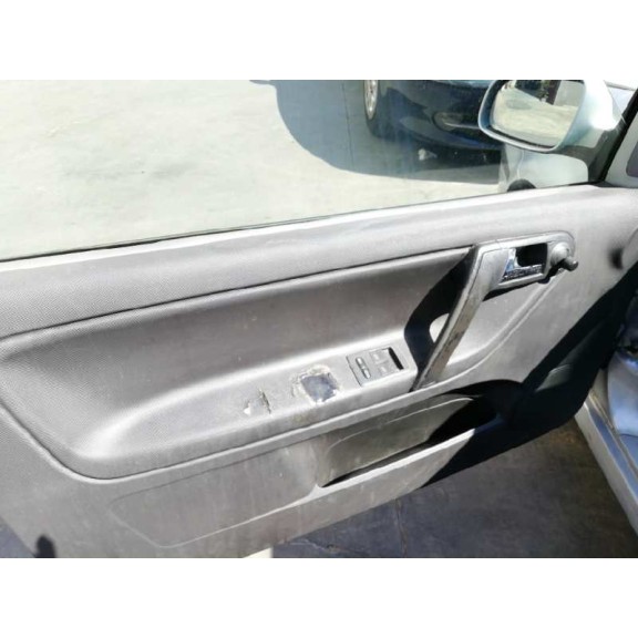 volkswagen polo berlina (6n2) del año 2000