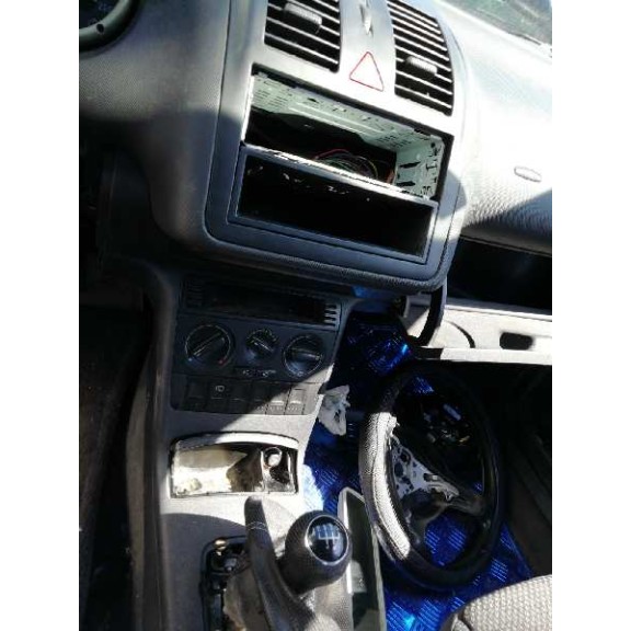 volkswagen polo berlina (6n2) del año 2000