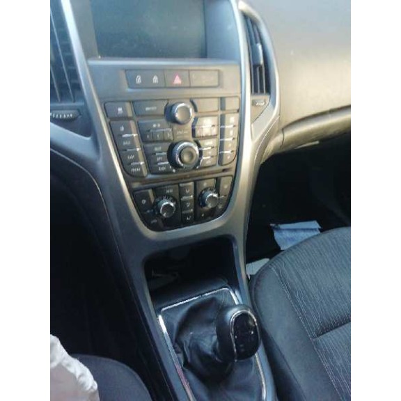 opel astra j lim. del año 2015