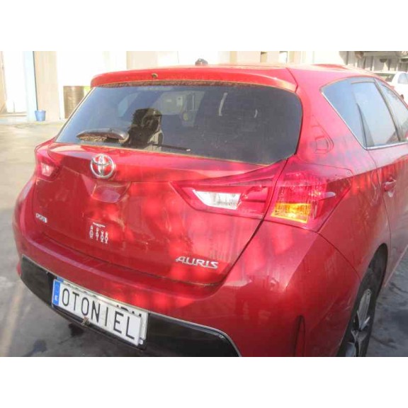toyota auris del año 2014