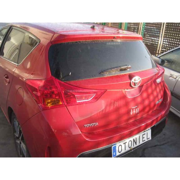 toyota auris del año 2014