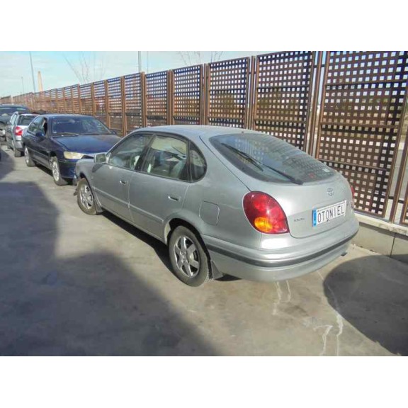 toyota corolla (e11) del año 2000