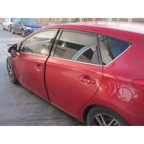 toyota auris del año 2014