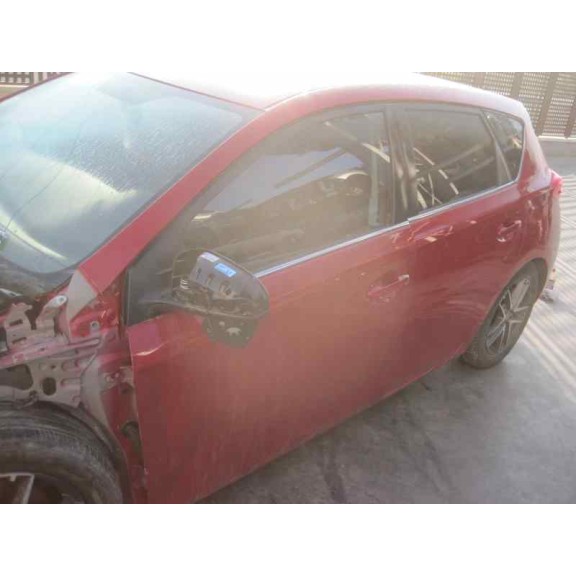 toyota auris del año 2014