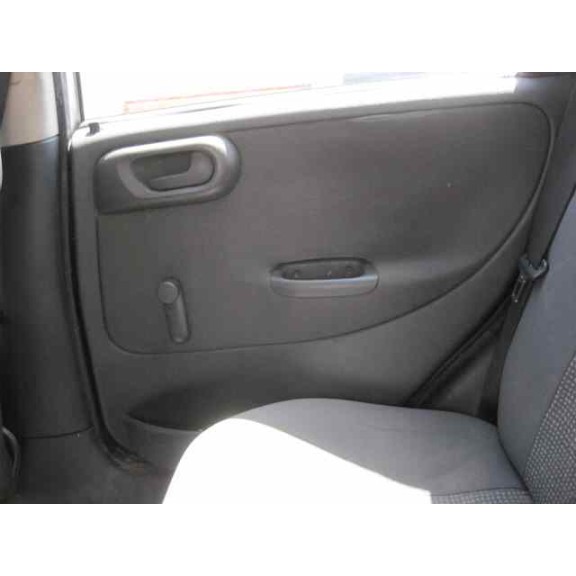 opel corsa c del año 2003