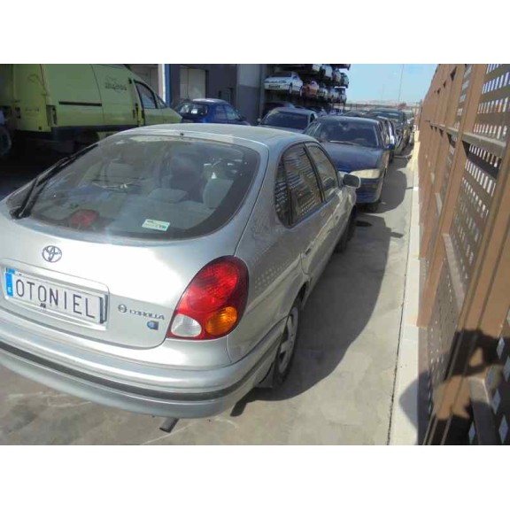 toyota corolla (e11) del año 2000