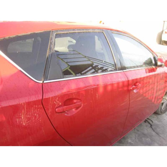 toyota auris del año 2014