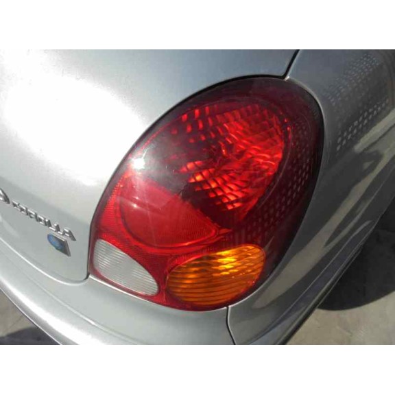 toyota corolla (e11) del año 2000