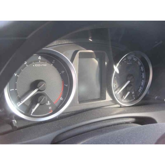 toyota auris del año 2014