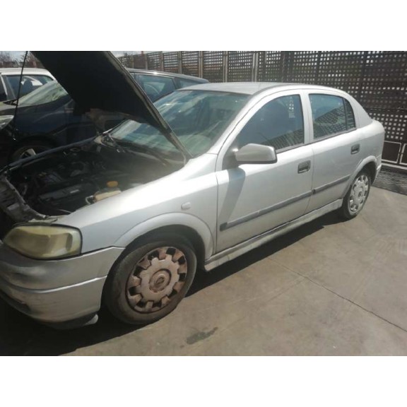 opel astra g berlina del año 2002
