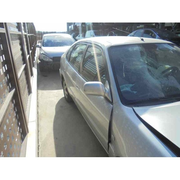 toyota corolla (e11) del año 2000