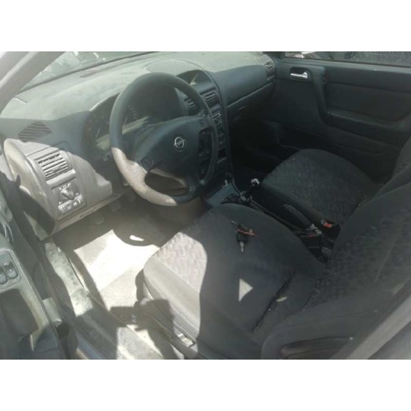 opel astra g berlina del año 2002