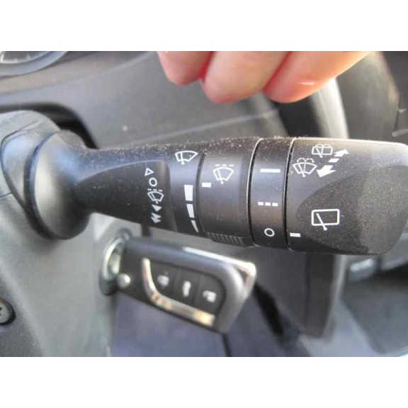 toyota auris del año 2014