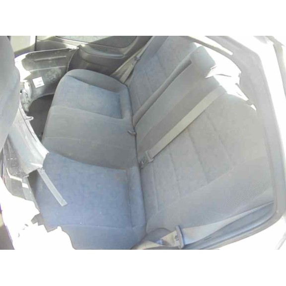 toyota corolla (e11) del año 2000