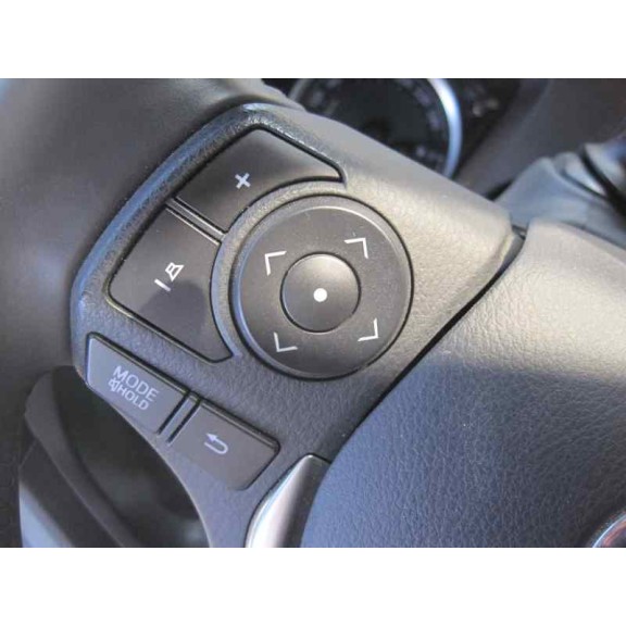 toyota auris del año 2014