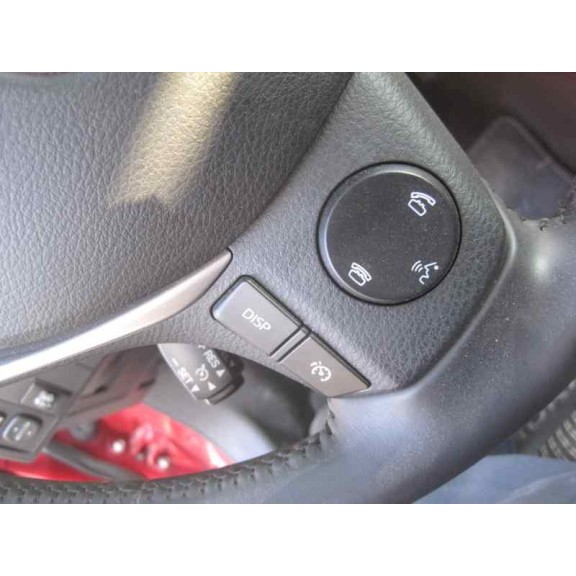 toyota auris del año 2014