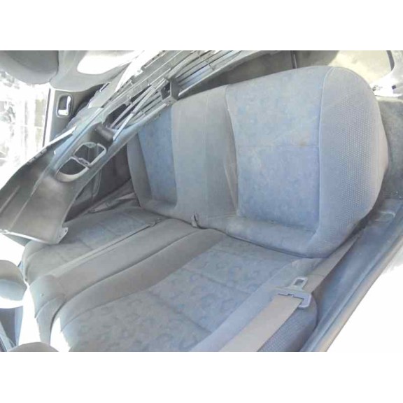 toyota corolla (e11) del año 2000