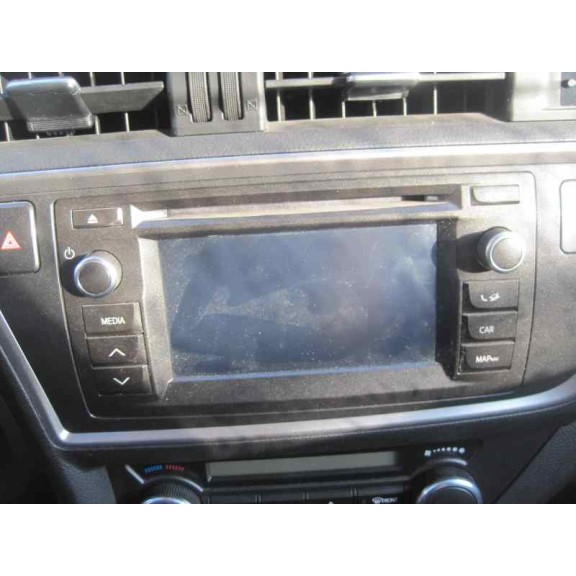 toyota auris del año 2014