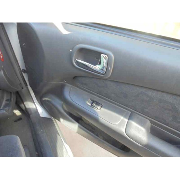 toyota corolla (e11) del año 2000