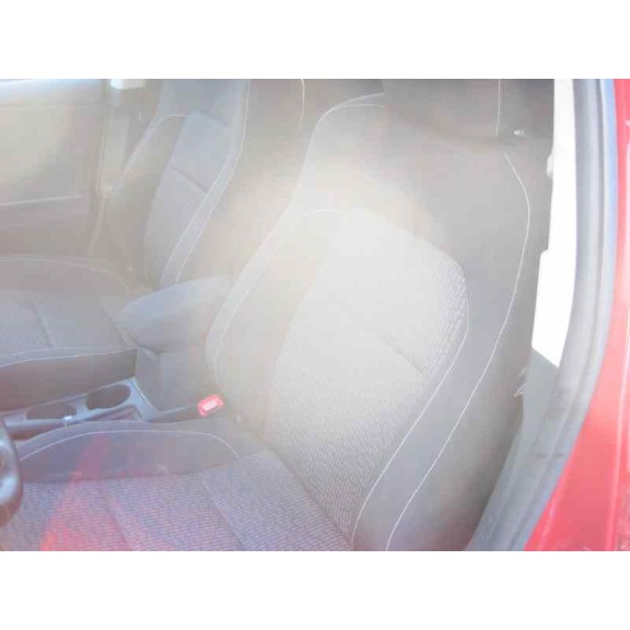 toyota auris del año 2014