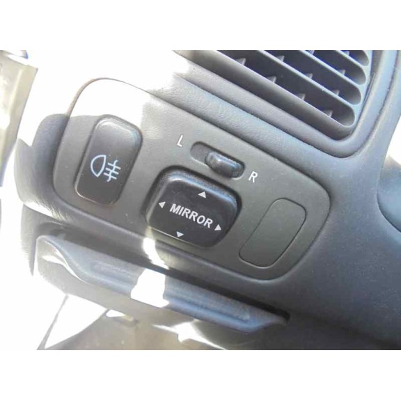 toyota corolla (e11) del año 2000