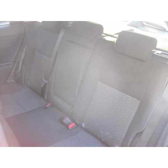 toyota auris del año 2014