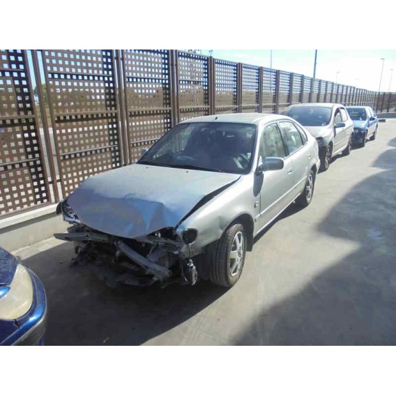 toyota corolla (e11) del año 2000