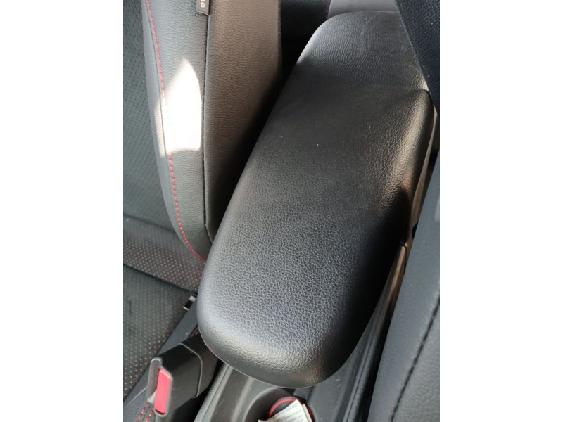 Recambio de apoyabrazos central para toyota yaris (_p21_, _pa1_, _ph1_) 1.5 hybrid (mxph11) referencia OEM IAM   