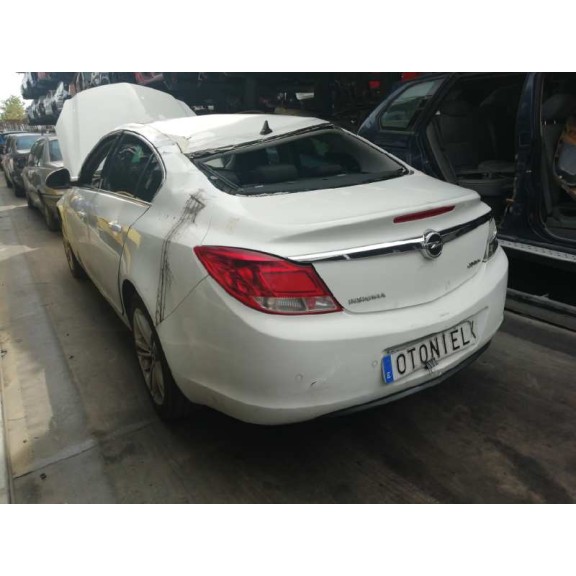 opel insignia berlina del año 2011