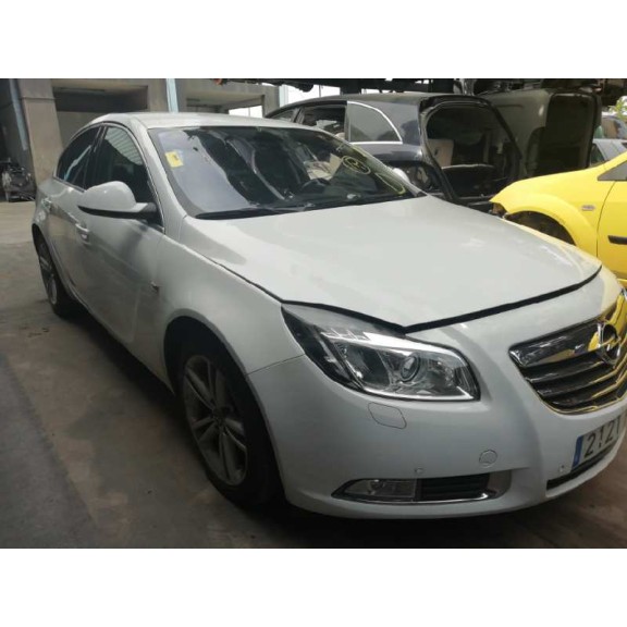 opel insignia berlina del año 2011
