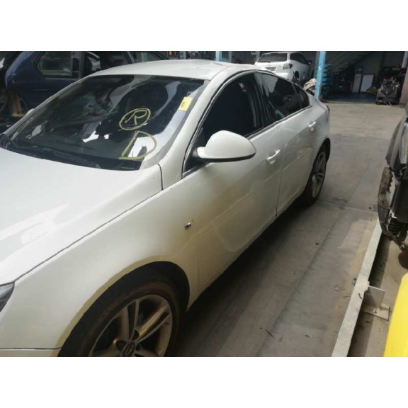 opel insignia berlina del año 2011