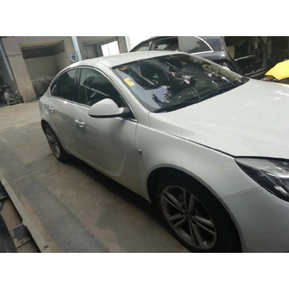 opel insignia berlina del año 2011