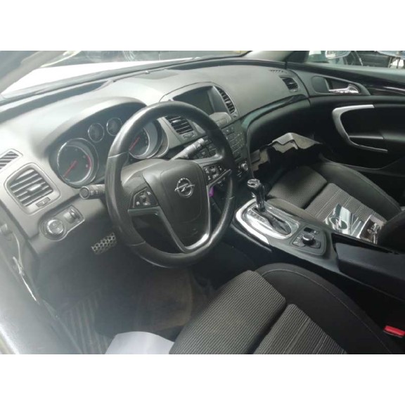 opel insignia berlina del año 2011