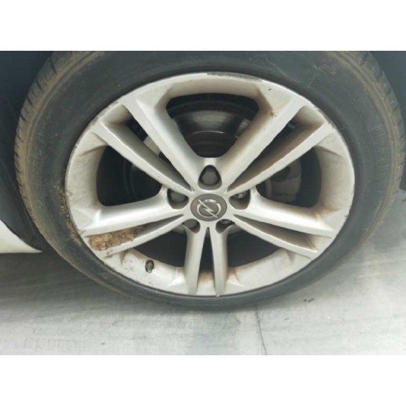 opel insignia berlina del año 2011