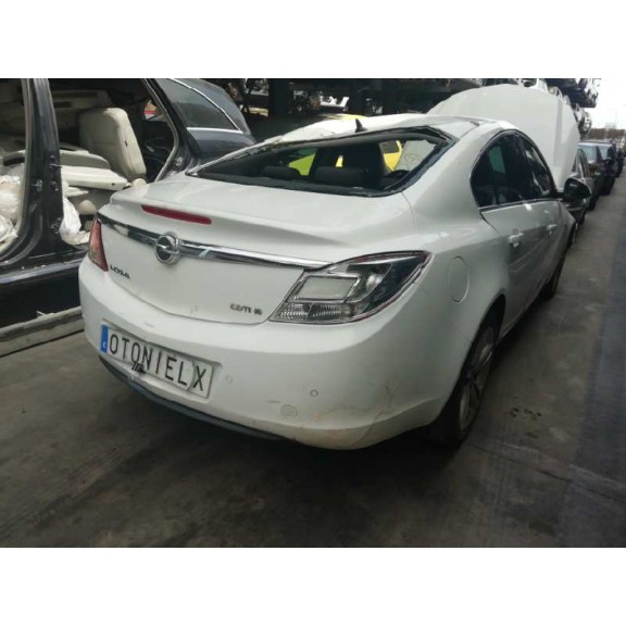 opel insignia berlina del año 2011