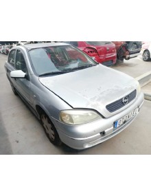 opel astra g berlina del año 2000