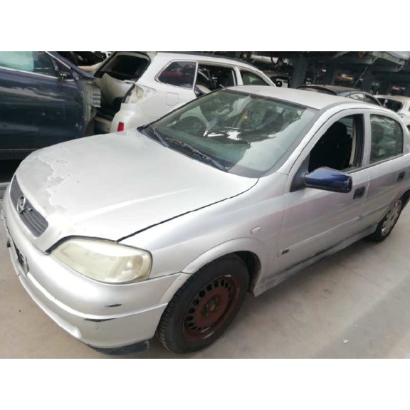 opel astra g berlina del año 2000