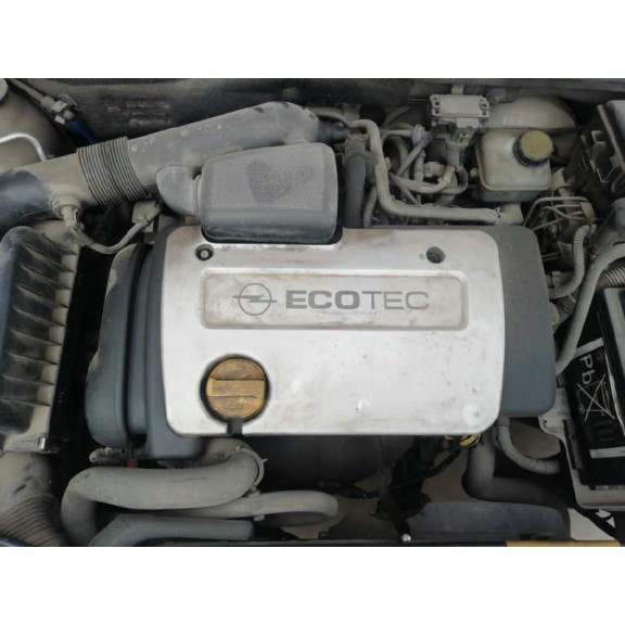 opel astra g berlina del año 2000