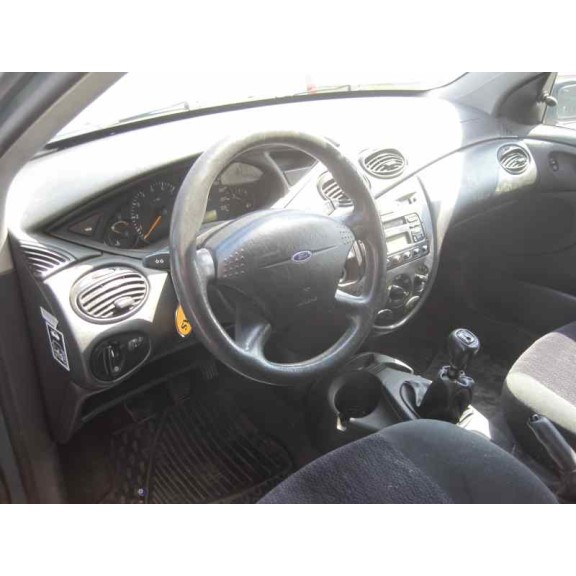 ford focus berlina (cak) del año 1999