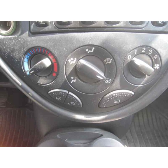 ford focus berlina (cak) del año 1999