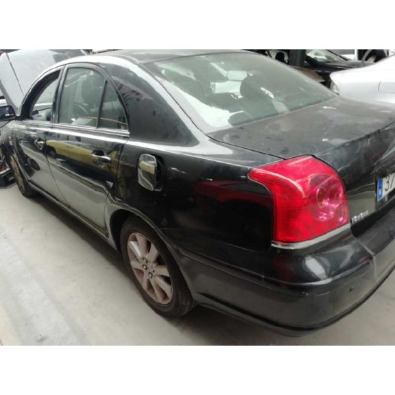 toyota avensis berlina (t25) del año 2005